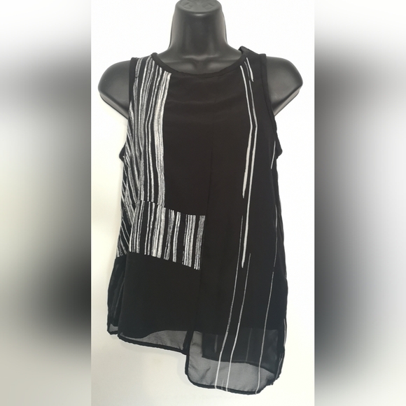 3/$10❤️DKNY sleeveless top black and white striped - Picture 2 of 7